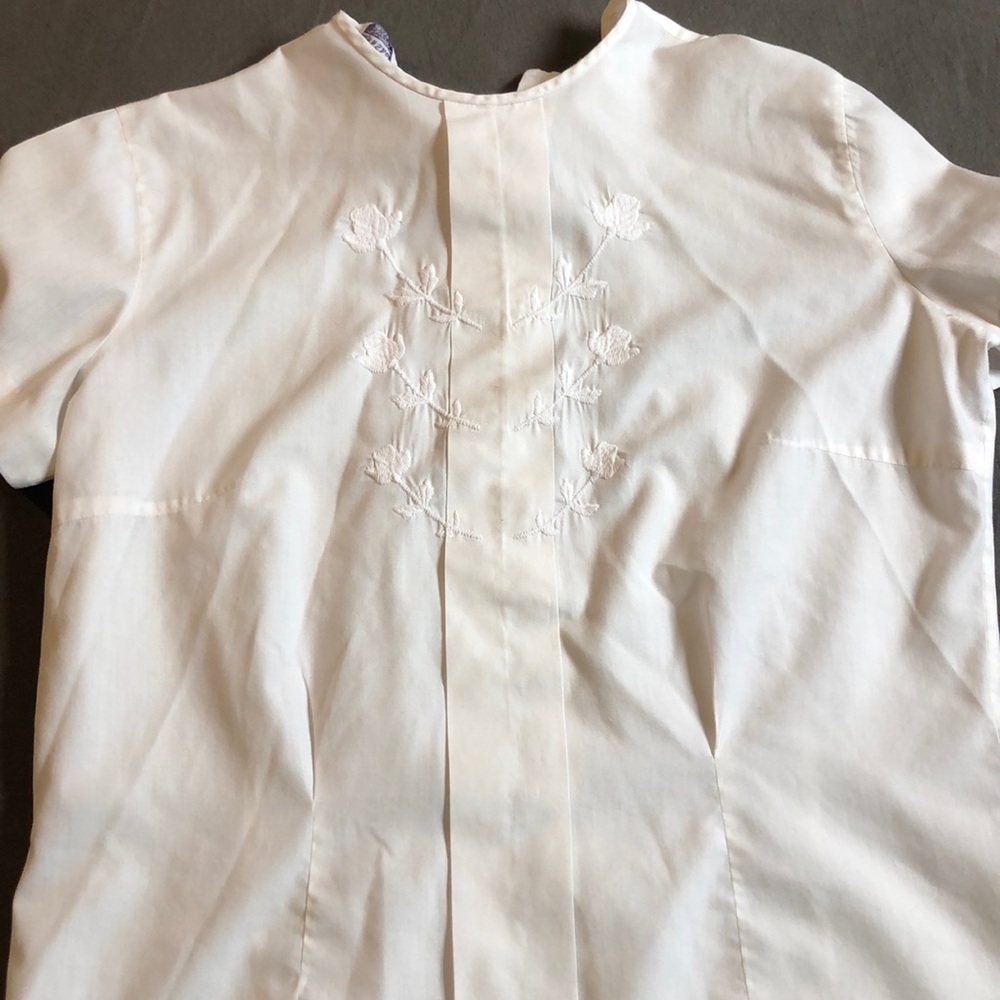 Vintage button down back blouse